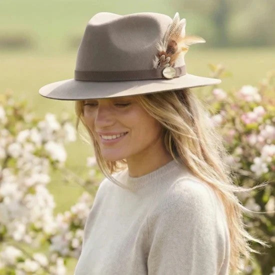 Hicks & Brown The Suffolk Fedora in Taupe (Bronze Feather)