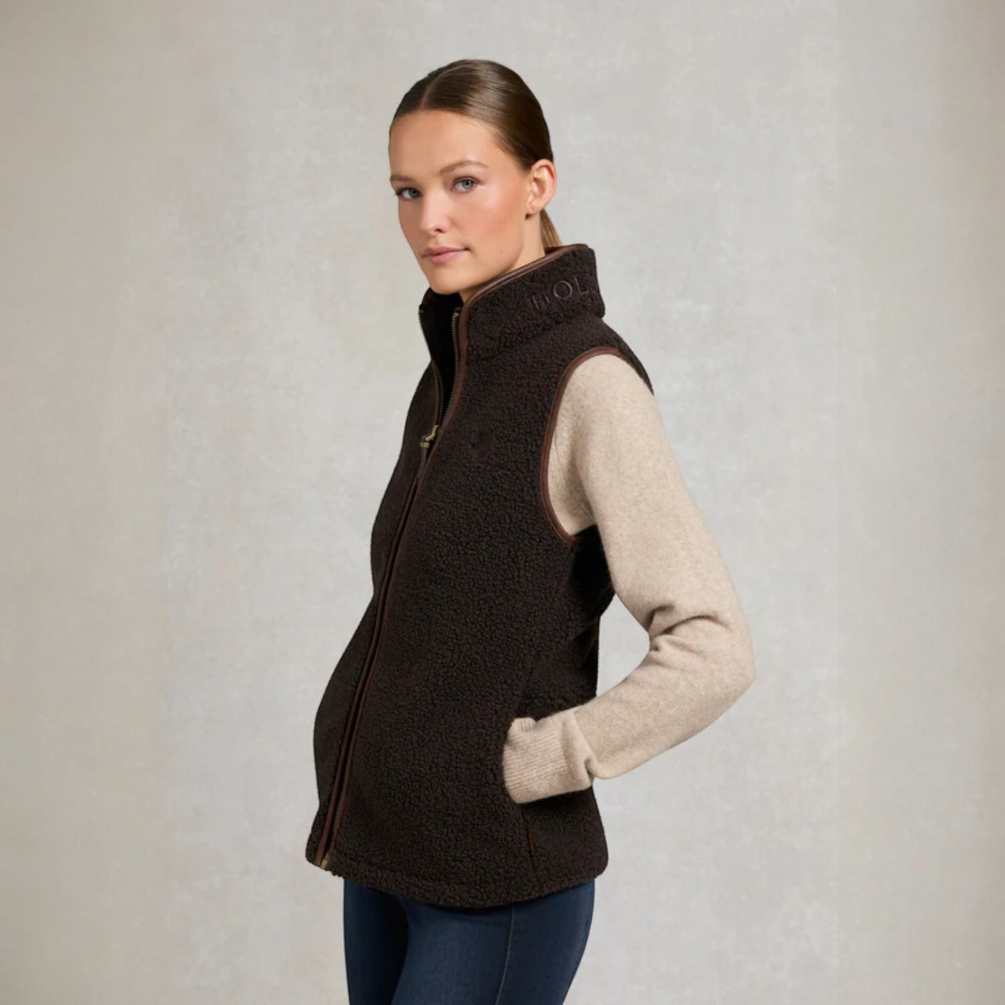 Holland Cooper Country Fleece Gilet Chocolate Borg